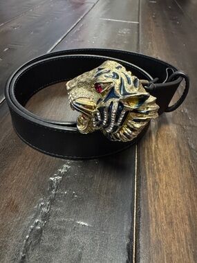 Gucci Black Leather Belt with Gold Tiger Head Buckle